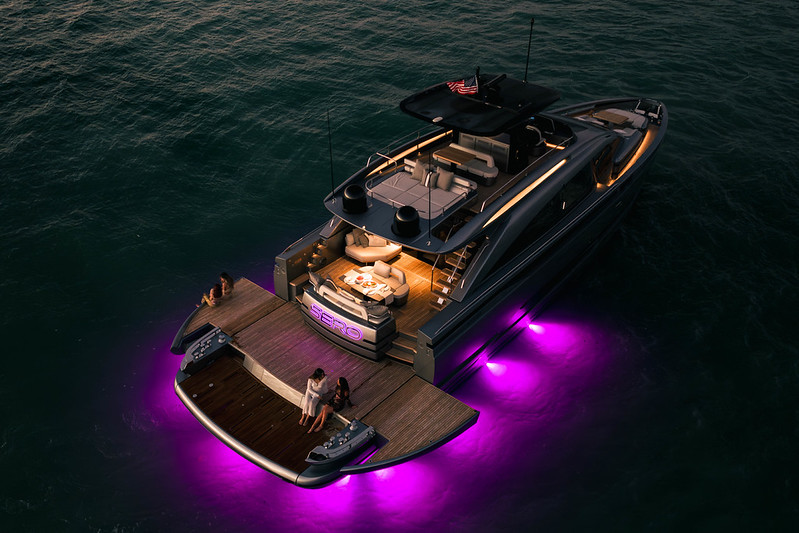 80ft Pershing GTX yacht charter in Miami